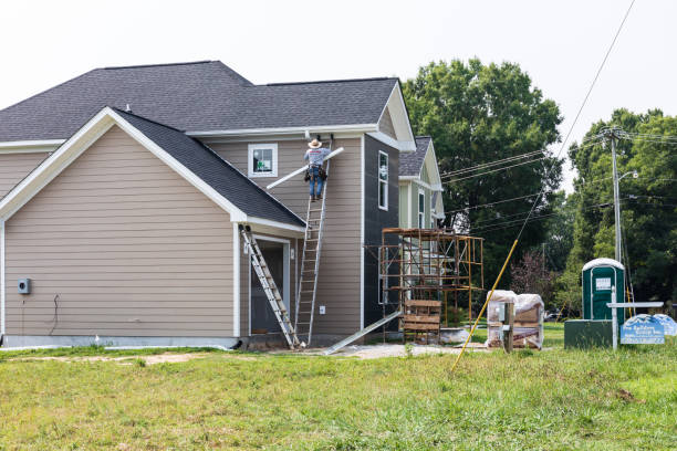 Storm Damage Siding Repair in Lakewood Clu, MI